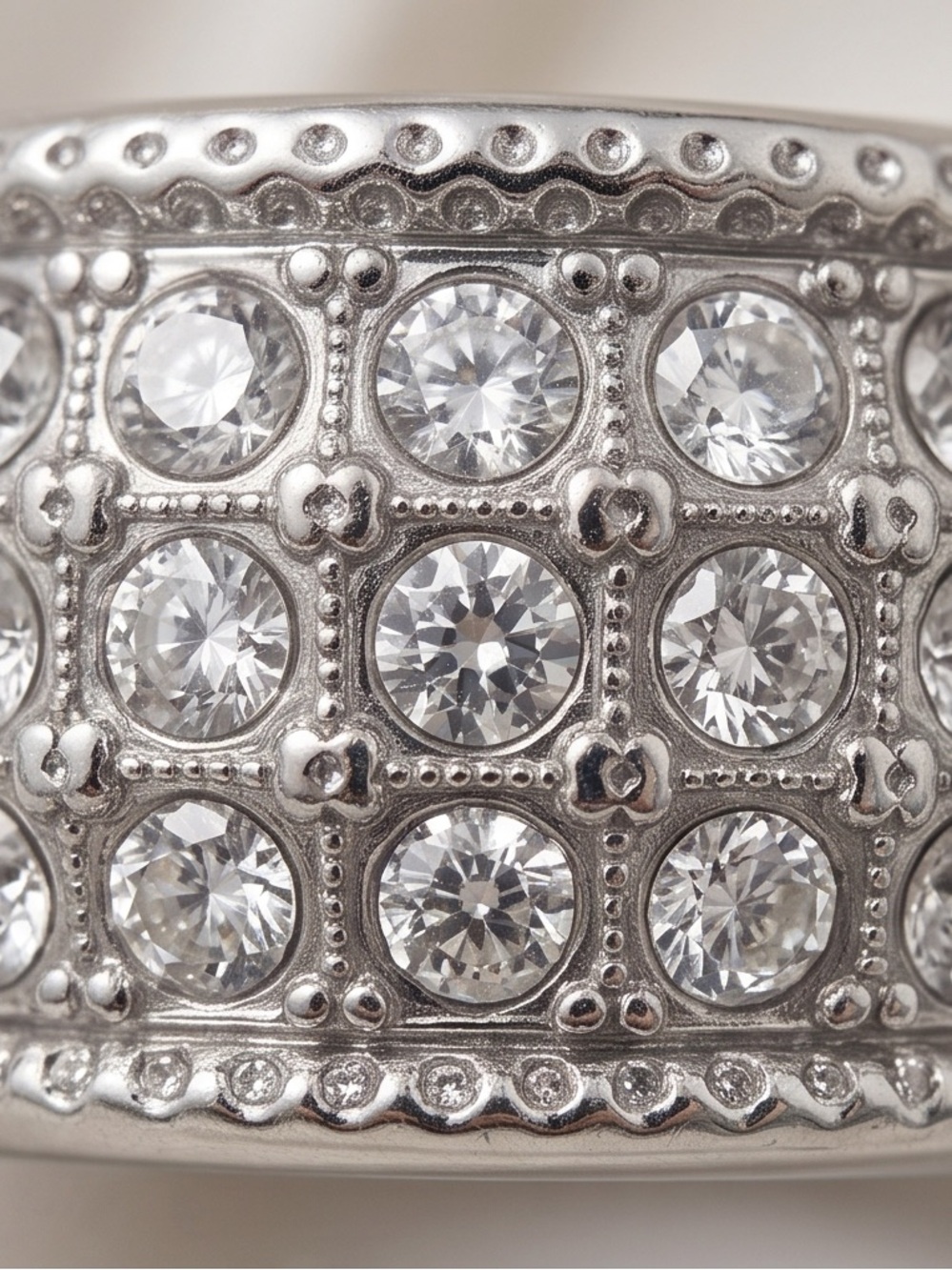 Wide Pavé Diamond-Style Band Ring in Silver Tone size 7 - Picture 4 of 4